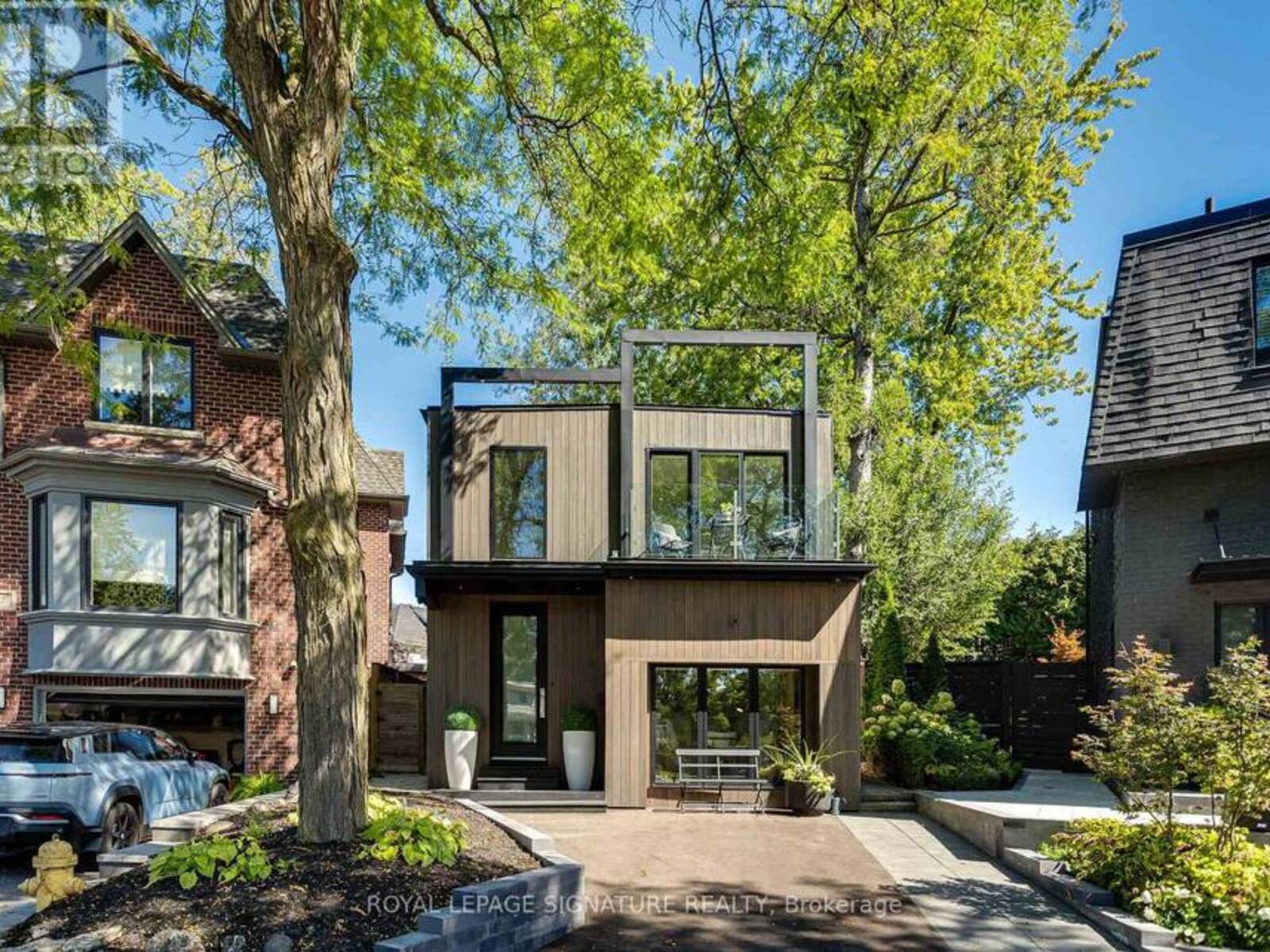 9 GEORGIAN COURT, Toronto, Ontario M4P 2J7