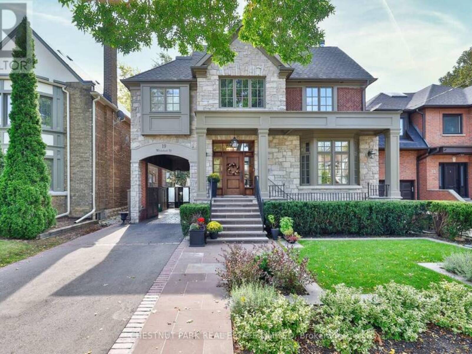 19 WHITEHALL ROAD, Toronto, Ontario M4W 2C5
