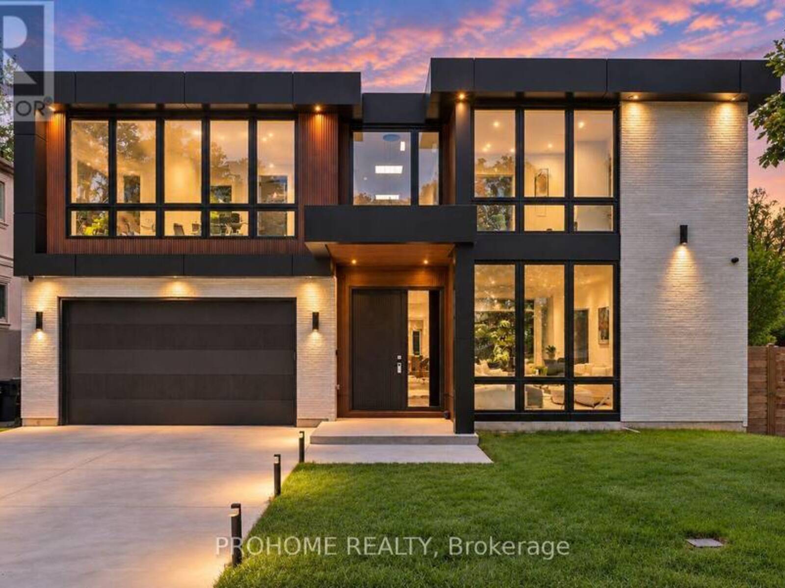 15 ALDERSHOT CRESCENT, Toronto, Ontario M2P 1L7