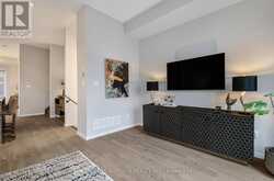 12 GENUINE LANE | Richmond Hill Ontario | Slide Image Seventeen