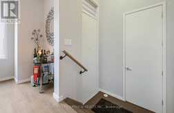 12 GENUINE LANE | Richmond Hill Ontario | Slide Image Four