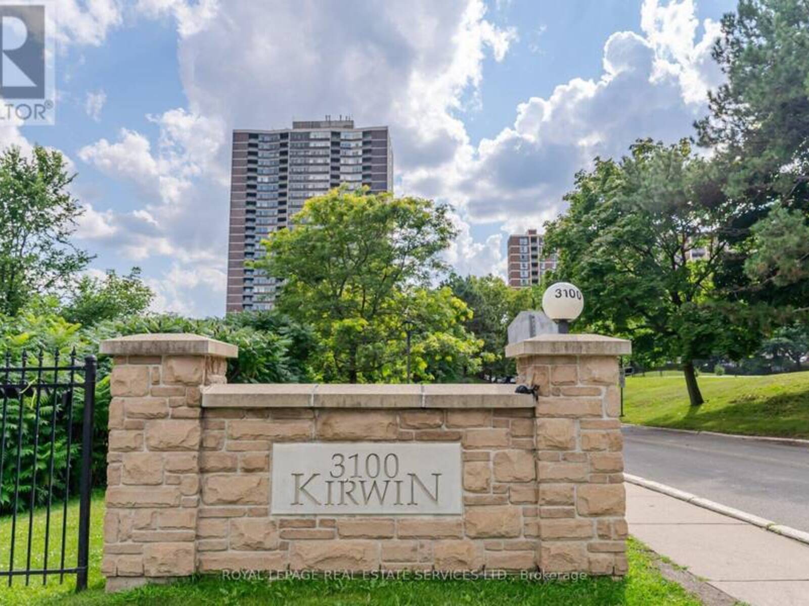 708 - 3100 KIRWIN AVENUE, Mississauga, Ontario L5A 3S6
