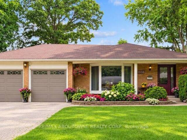 2033 SAXON ROAD Oakville Ontario, L6L 2V1 - 4 Bedrooms Home For Sale