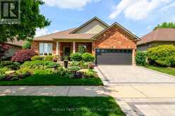 20 CARDINAL LANE | Paris Ontario | Slide Image One