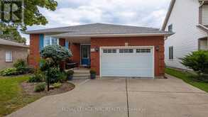 39 WEST FARMINGTON DRIVE | St. Catharines Ontario | Slide Image Three