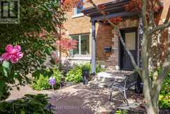 10 FIELD AVENUE | Toronto Ontario | Slide Image Two
