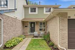 865 GENTRY CRESCENT | Oshawa Ontario | Slide Image Three