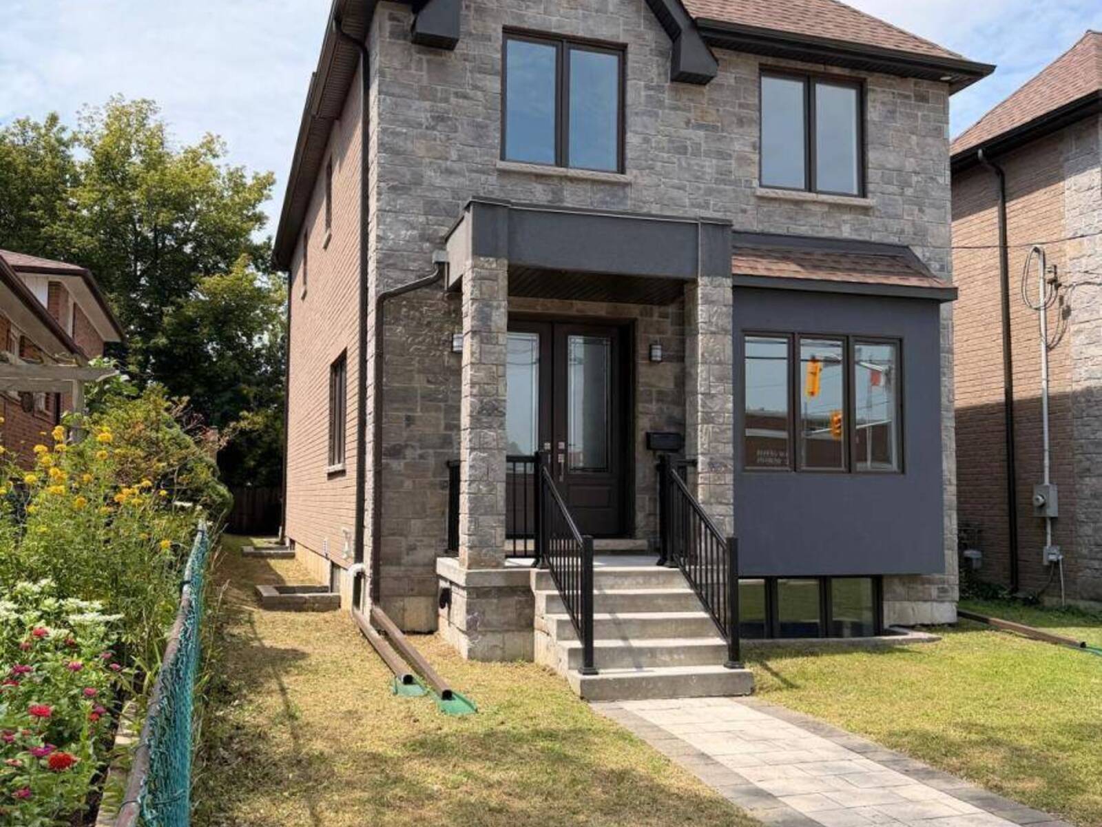 450 MIDLAND AVENUE, Toronto, Ontario M1N 4A5