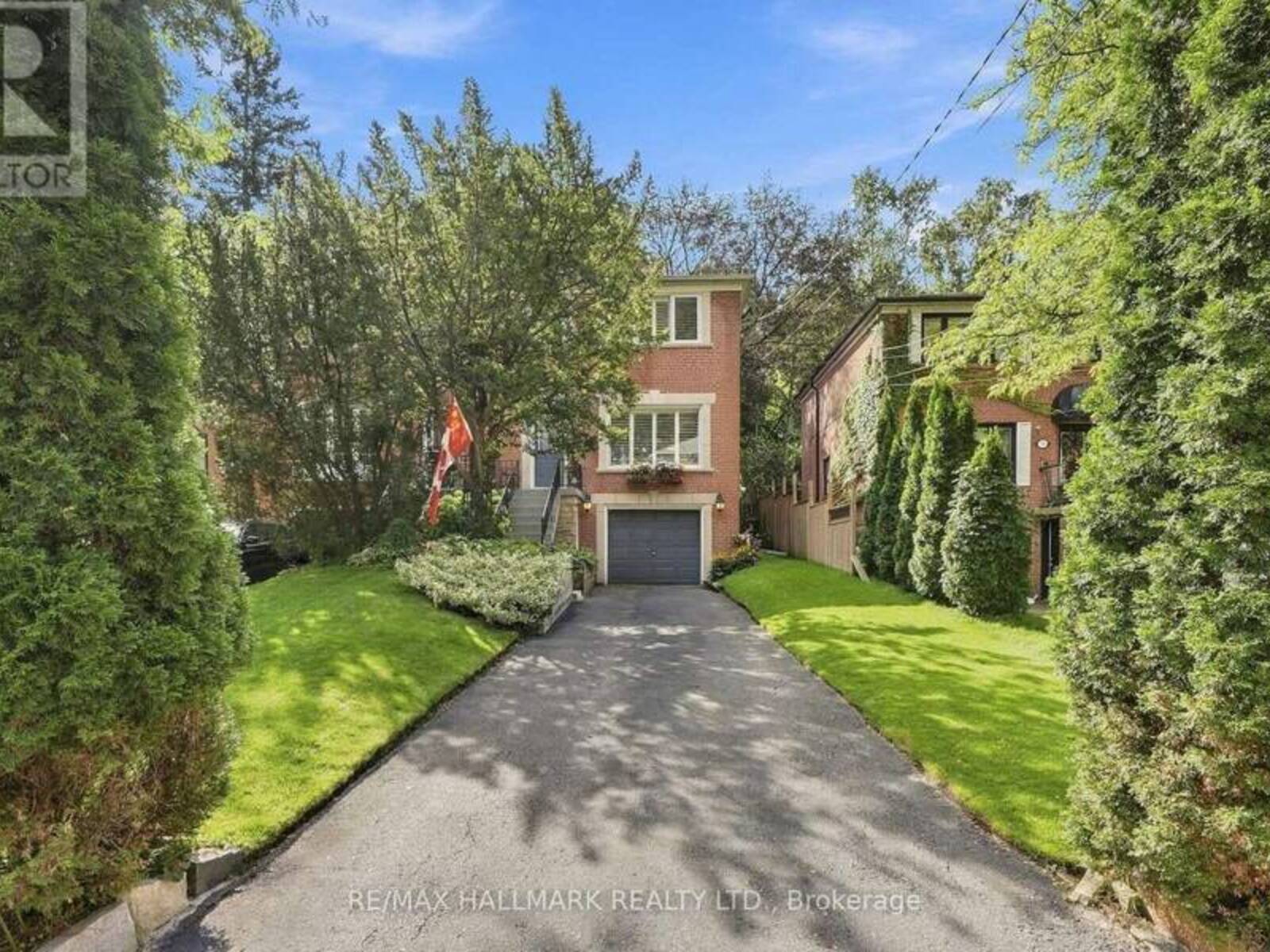 77 GLEN DAVIS CRESCENT, Toronto, Ontario M4E 1X7