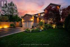 2017 LADY DI COURT NW | Mississauga Ontario | Slide Image Three