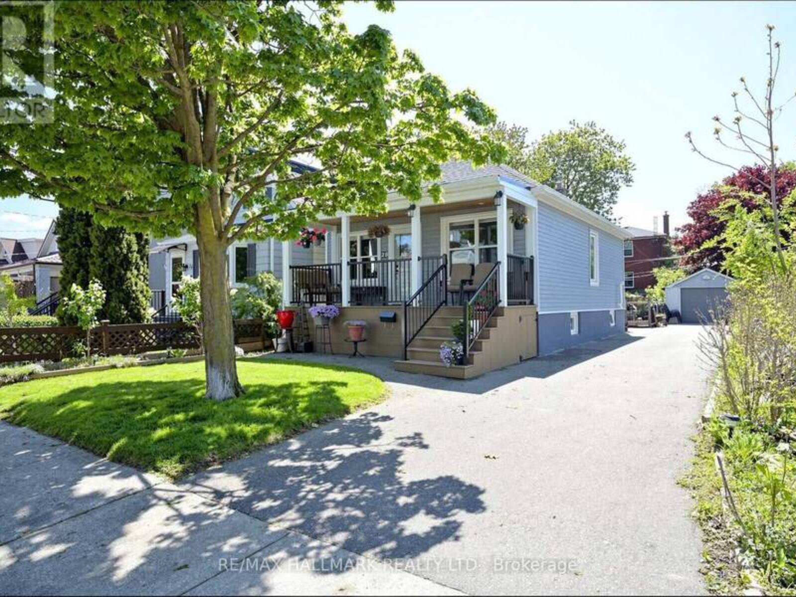 26 SIXTEENTH STREET, Toronto, Ontario M8V 3J8