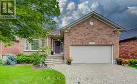 25 THIMBLEBERRY CROSSING | Wilmot Ontario | Slide Image One