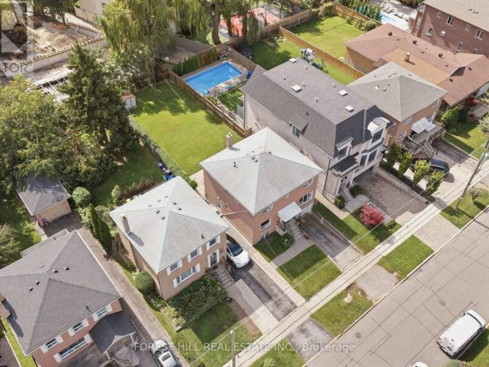 147 VIEWMOUNT AVENUE, Toronto, Ontario M6B 1T5