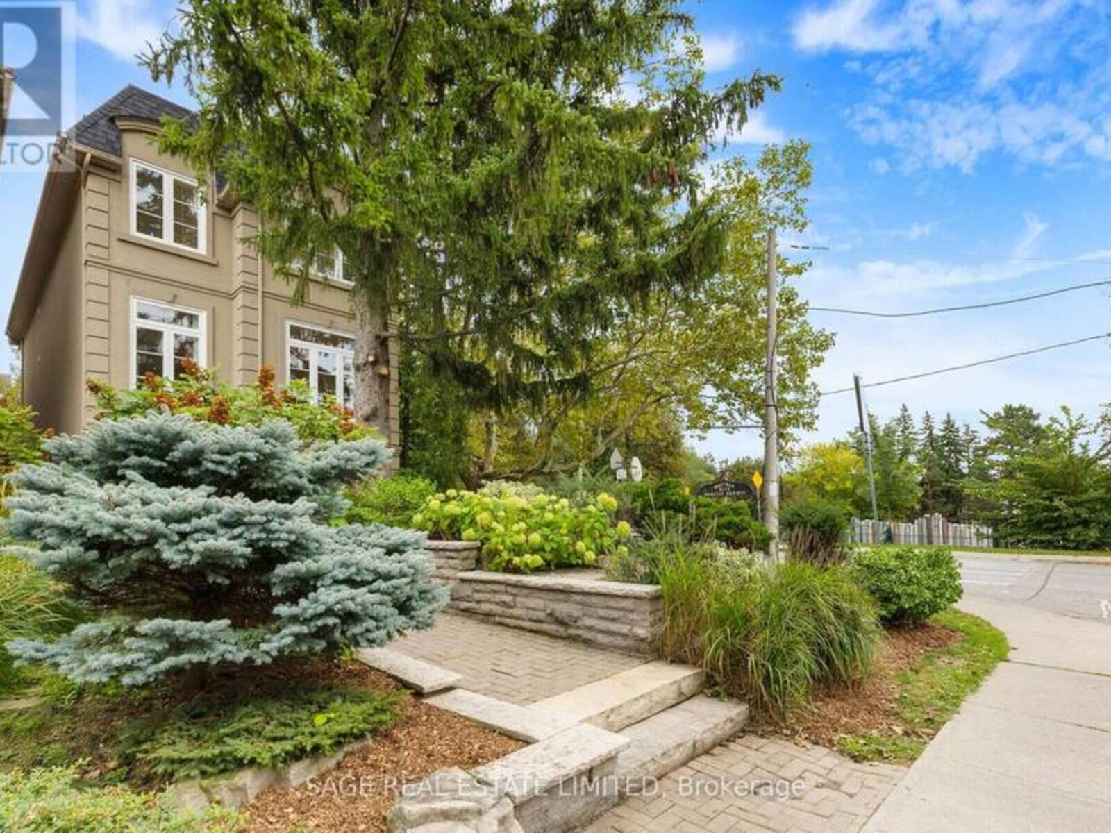 1 CALDOW ROAD, Toronto, Ontario M5N 2P4
