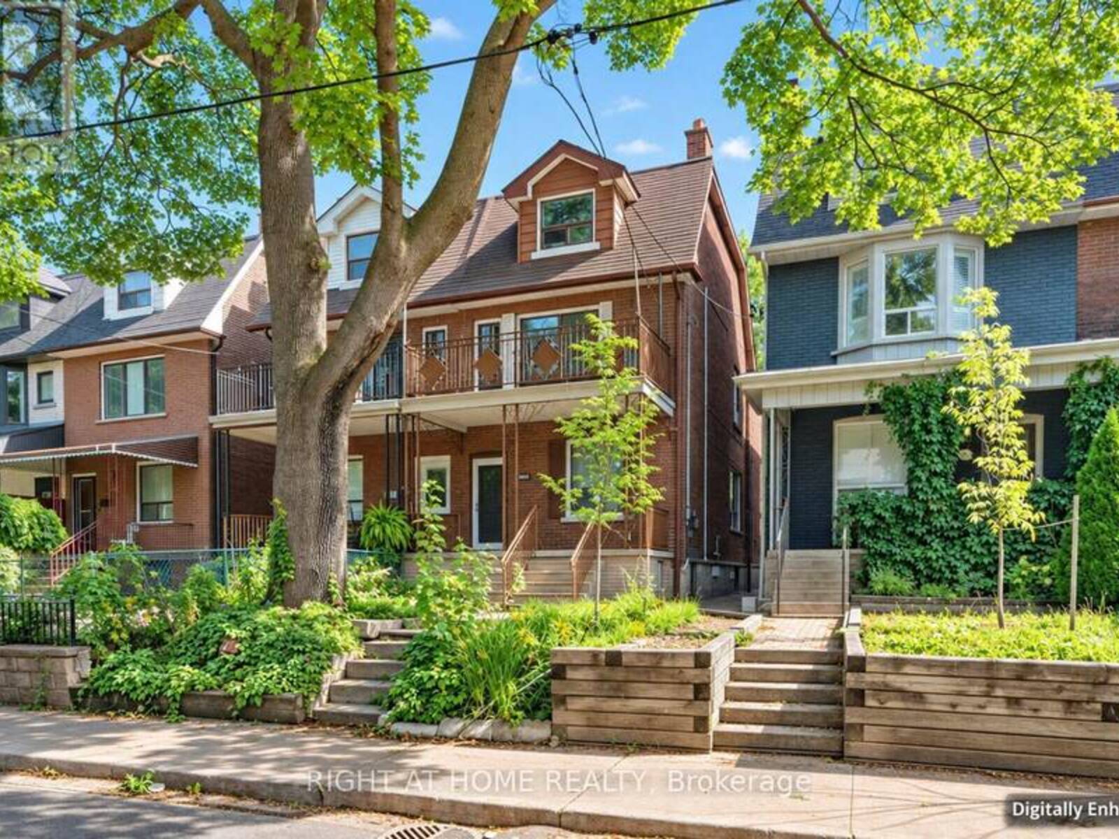 195 GRACE STREET, Toronto, Ontario M6G 3A7