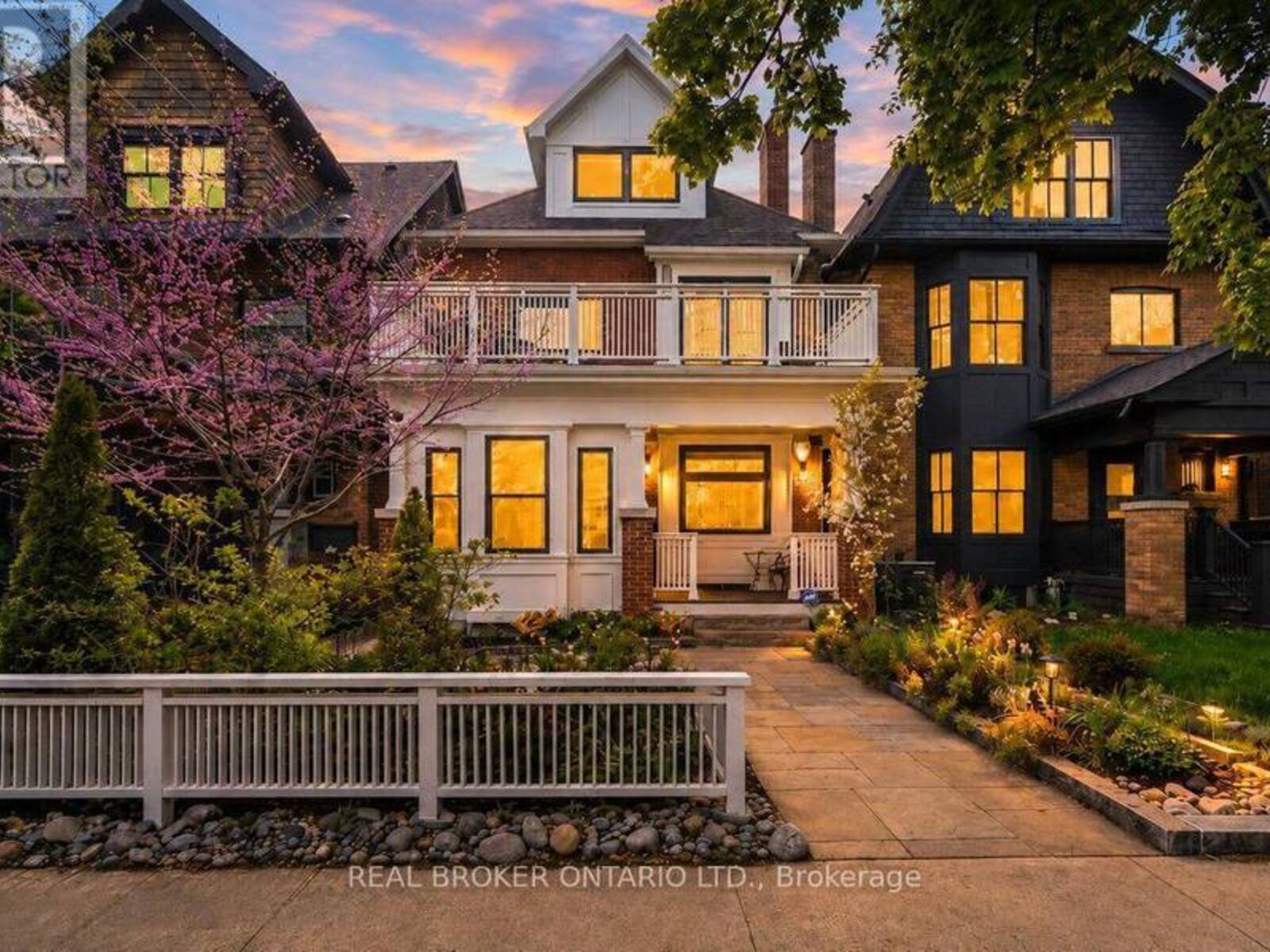 20 BROOKMOUNT ROAD, Toronto, Ontario M4L 3N1