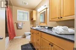 5 MEDINA SQUARE | Georgina Ontario | Slide Image Thirty-one