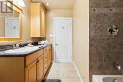 5 MEDINA SQUARE | Georgina Ontario | Slide Image Thirty-two