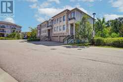 6 PLOWMAN LANE | Richmond Hill Ontario | Slide Image Three
