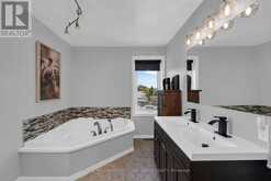 312 LAFONTAINE ROAD W | Penetanguishene Ontario | Slide Image Thirteen