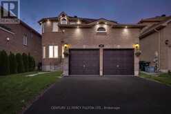 187 MADELAINE DRIVE | Barrie Ontario | Slide Image Three