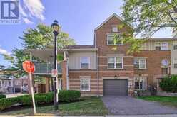 30 BRANDY LANE WAY | Newmarket Ontario | Slide Image Four