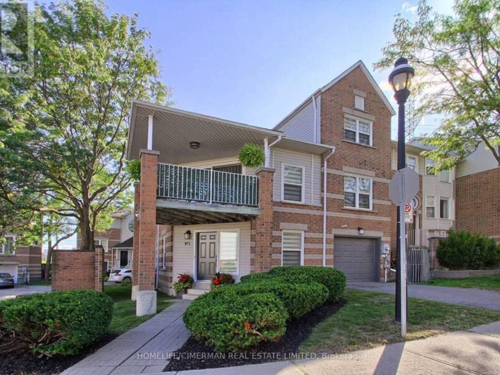 30 BRANDY LANE WAY, Newmarket, Ontario L3Y 8P7