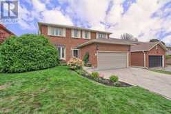 64 GOLF LINKS DRIVE | Aurora Ontario | Slide Image Two