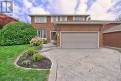 64 GOLF LINKS DRIVE | Aurora Ontario | Slide Image Three