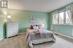 64 GOLF LINKS DRIVE | Aurora Ontario | Slide Image Forty