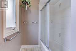 64 GOLF LINKS DRIVE | Aurora Ontario | Slide Image Forty-five