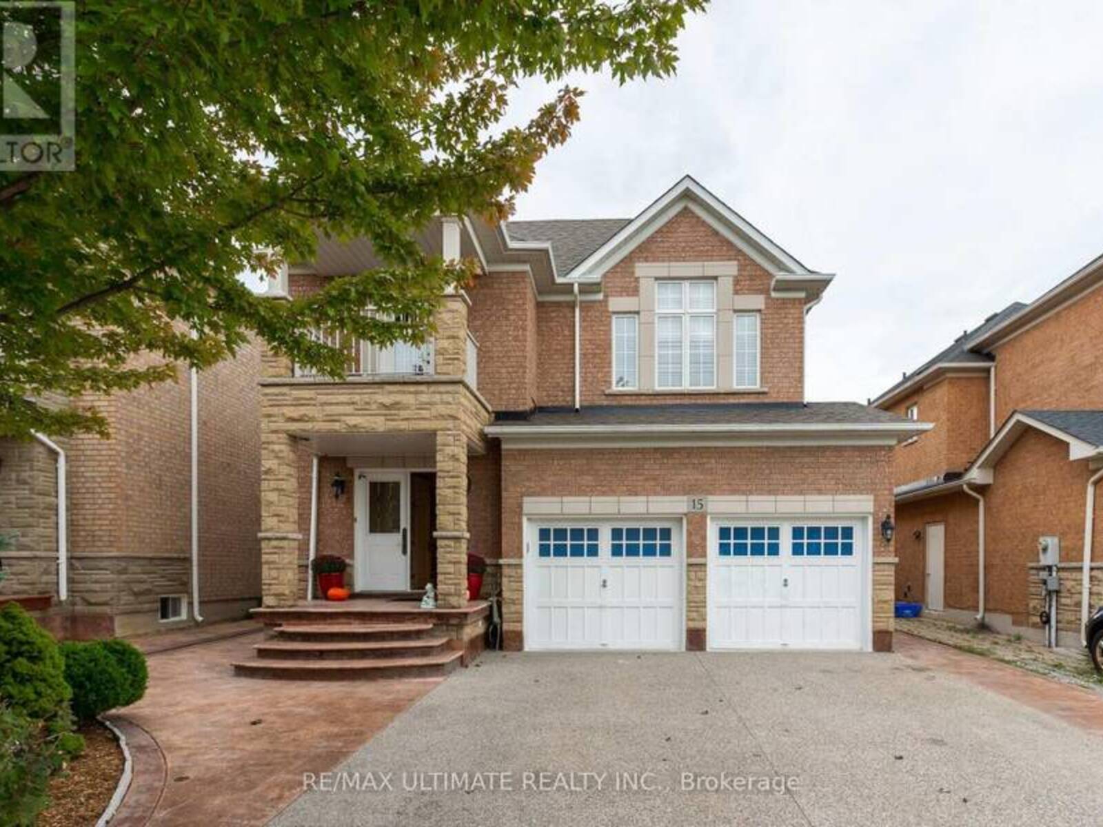 15 OZONER CRESCENT, Vaughan, Ontario L4H 0E2