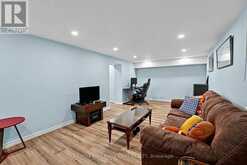84 LONGFORD DRIVE | Newmarket Ontario | Slide Image Sixteen