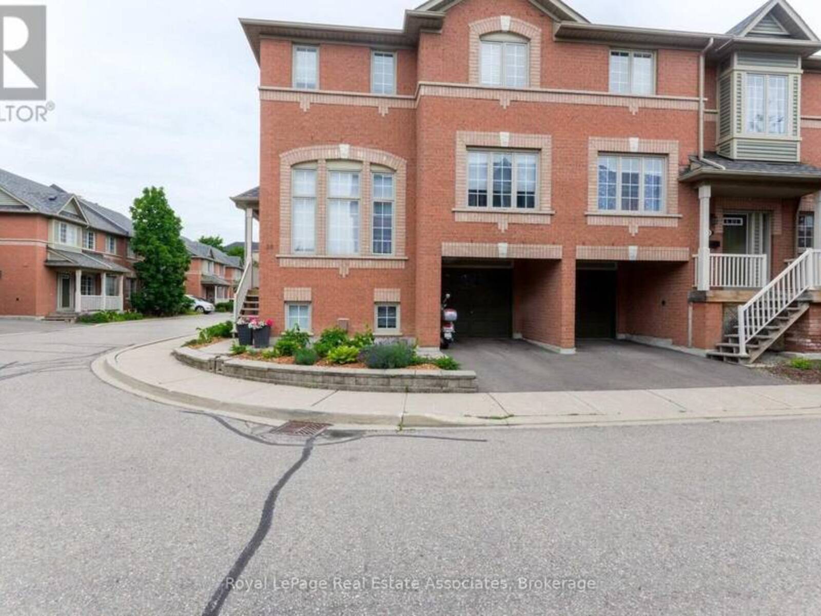 38 - 5031 EAST MILL ROAD, Mississauga, Ontario L5V 2M5