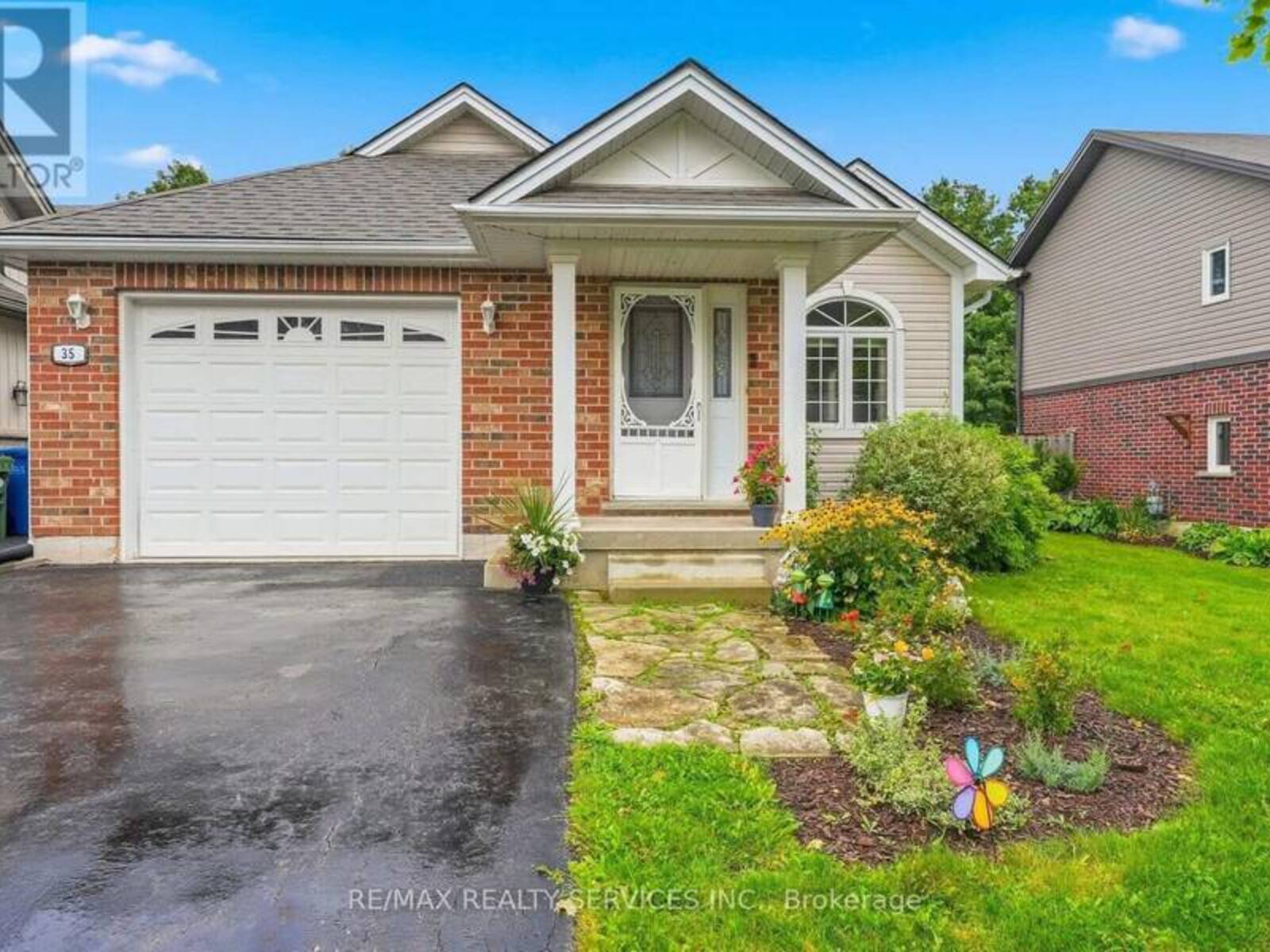 35 SHEFFIELD STREET, Dundalk, Ontario N0C 1B0