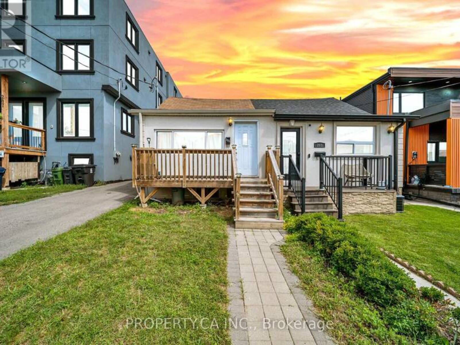 285 ROBINA AVENUE, Toronto, Ontario M6C 3Y9