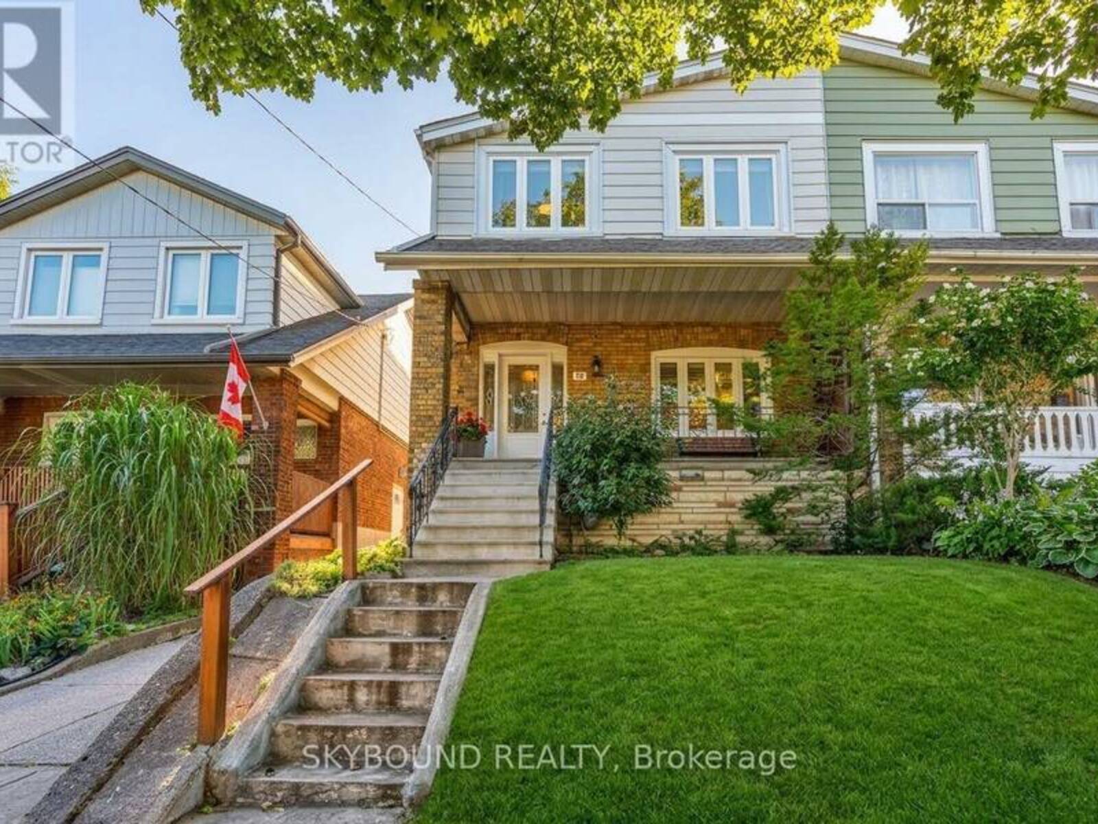 30 WOODMOUNT AVENUE, Toronto, Ontario M4C 3X7