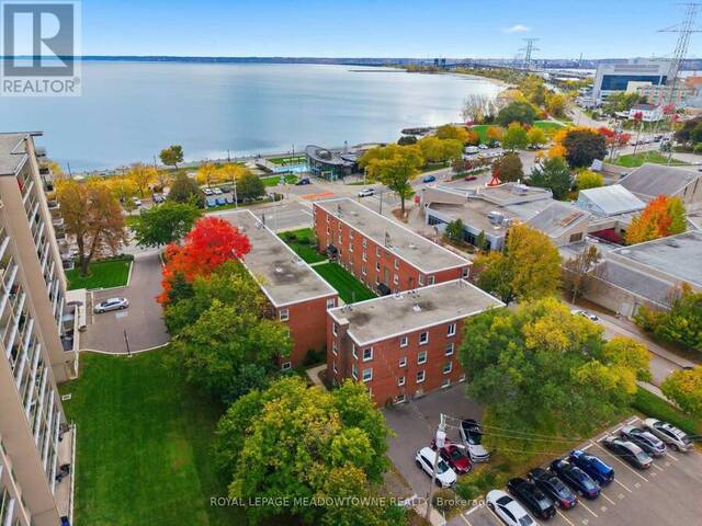 15 - 1351 LAKESHORE ROAD Burlington Ontario, L7S 1B1 - 2 Bedrooms Waterfront Home For sale