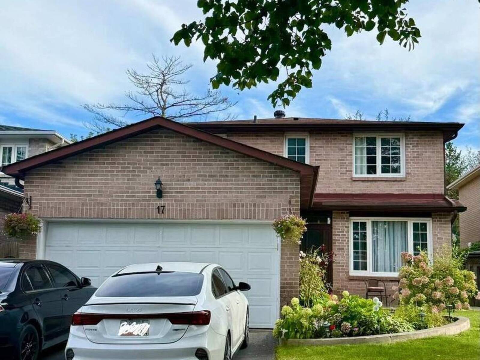 17 CHADWICK DRIVE, Ajax, Ontario L1S 5W2