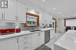 20369 CENTRE STREET | East Gwillimbury Ontario | Slide Image Eight