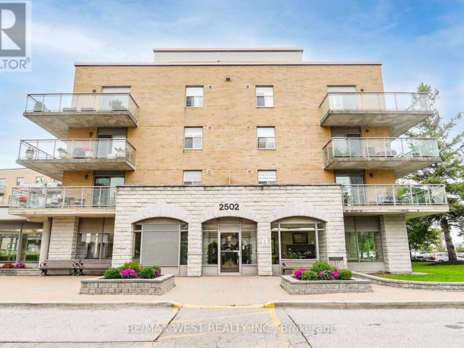 322 - 2502 RUTHERFORD ROAD, Vaughan, Ontario L4K 5N6