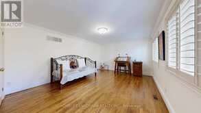 90 OFFORD CRESCENT | Aurora Ontario | Slide Image Thirty-one