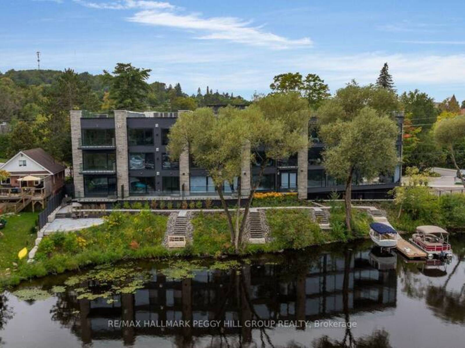 201 - 32 BRUNEL ROAD, Huntsville, Ontario P1H 1P5