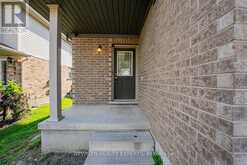 2025 DENVIEW AVENUE | London Ontario | Slide Image Four