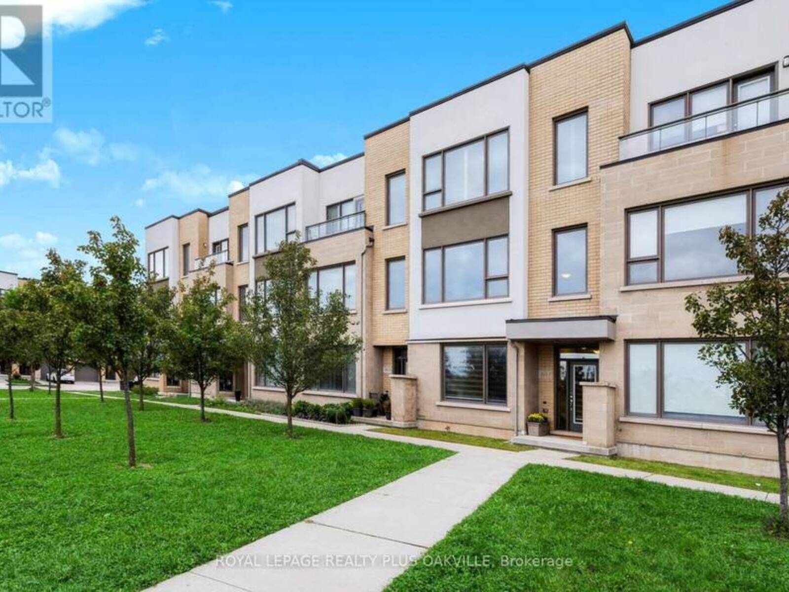 5 - 211 SQUIRE CRESCENT, Oakville, Ontario L6H 0L8