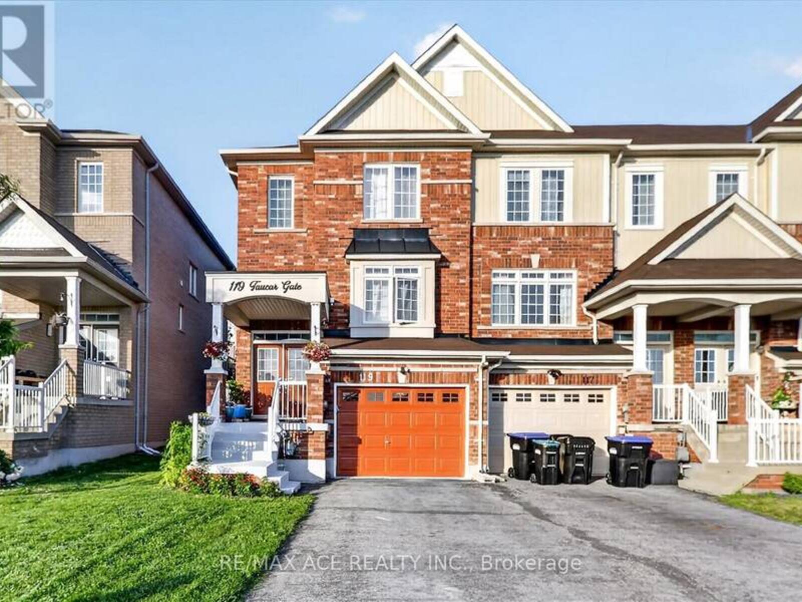 119 TAUCAR GATE, Bradford West Gwillimbury, Ontario L3Z 2A5