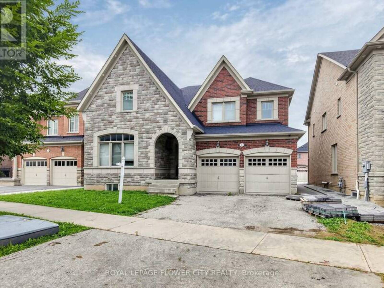 5 DECORSO DRIVE, Brampton, Ontario L6P 3T7