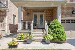 61 BRAITH CRESCENT | Whitchurch-Stouffville Ontario | Slide Image Two