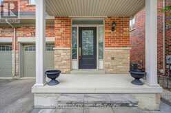 33 MAZARINE LANE | Richmond Hill Ontario | Slide Image Three