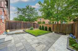 33 MAZARINE LANE | Richmond Hill Ontario | Slide Image Four